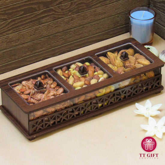 Box of mixed nuts