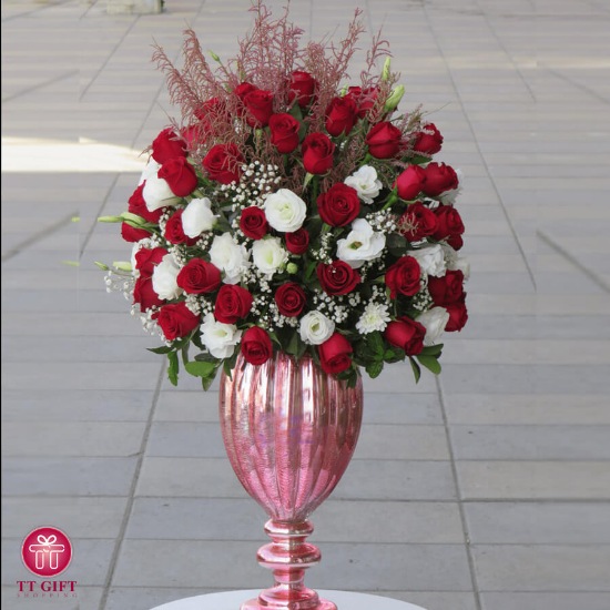 Sayan Red Rose and White Lisianthus Flower Cup