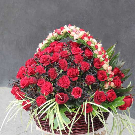 Aramis Red Rose and Miniature Rose Flower Basket for Courtship Ceremony