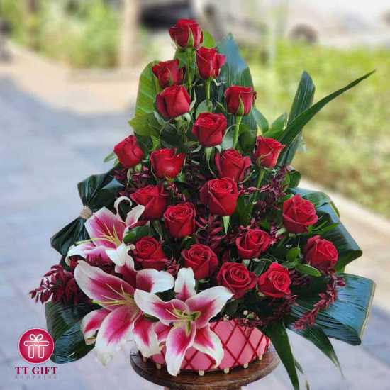 Parisan Oriental and Red Rose Flower Basket