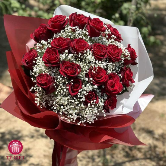 Delvin Red Rose Gypsophila Flower Bouquet