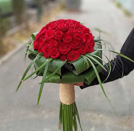 Tarlan Red Rose Flower Bouquet