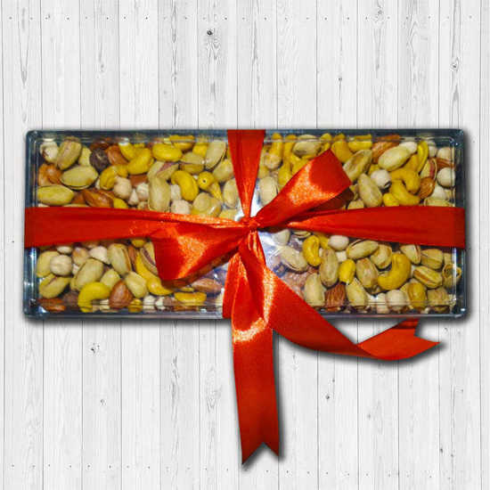 Raw nuts gift