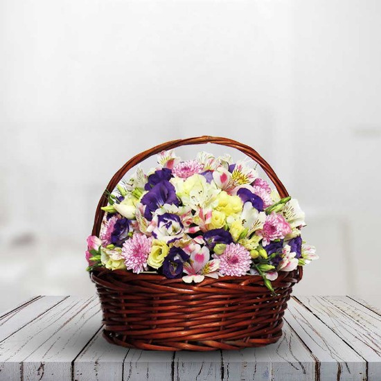 Kimia Economic Lisianthus and Chrysanthemum Flower Basket