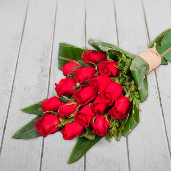 Red Rose with Leaf Decoration Flower Bouquet for Thank You