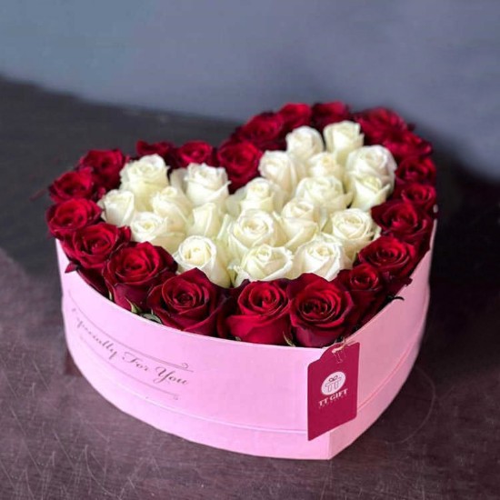 Houra Heart-Shaped Red and White Rose Flower Box