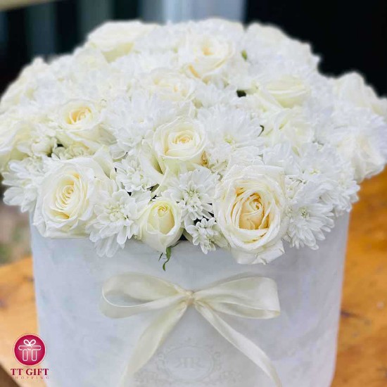 White Rose and Chrysanthemum Flower Box