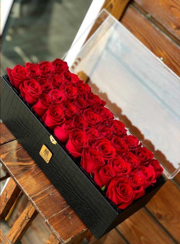 باکس پلکسی با رز هلندی ممتاز