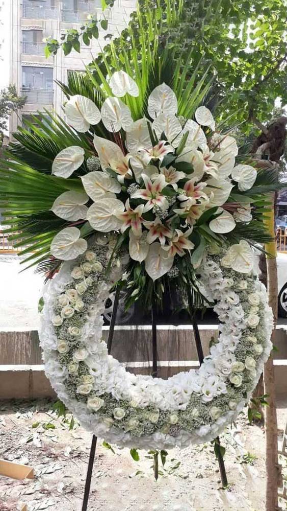 تاج گل یک طبقه درباری تاج دار