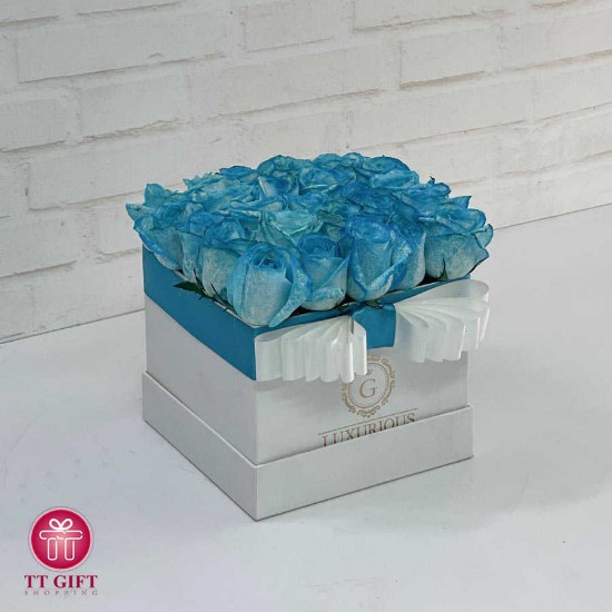 باکس گل رز آبی آوین