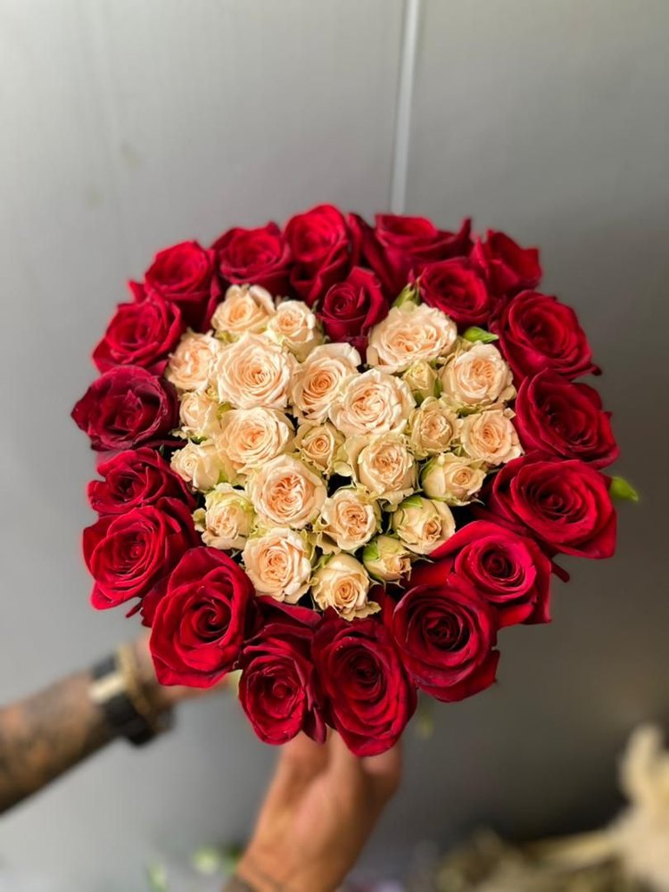 باکس گل رز قلبی