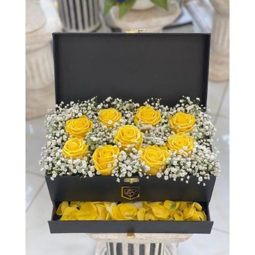 باکس گل رز زرد و گل عروس 6204
