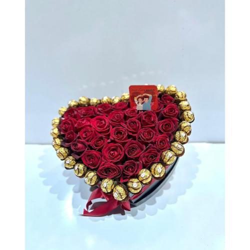 باکس گل رز قلبی و شکلات 6193