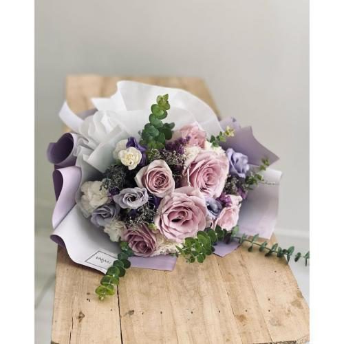 دسته گل خاص به مناسبت ۲۲ بهمن 9723