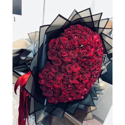 دسته گل رز 100 تایی 5899