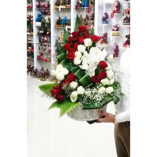 سبد گل رز برای هدیه به همسر 6391