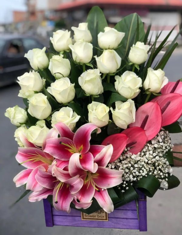 سبد گل هما کد 2617