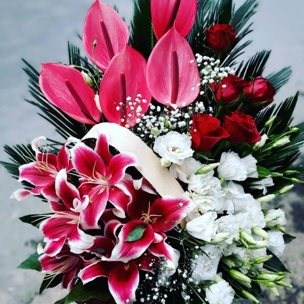 سبد گل با شکوه کد 2698