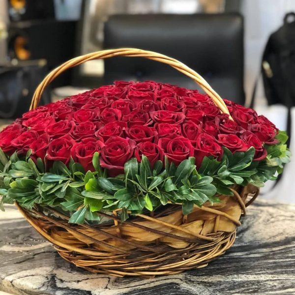 سبد گل رز کد 4582