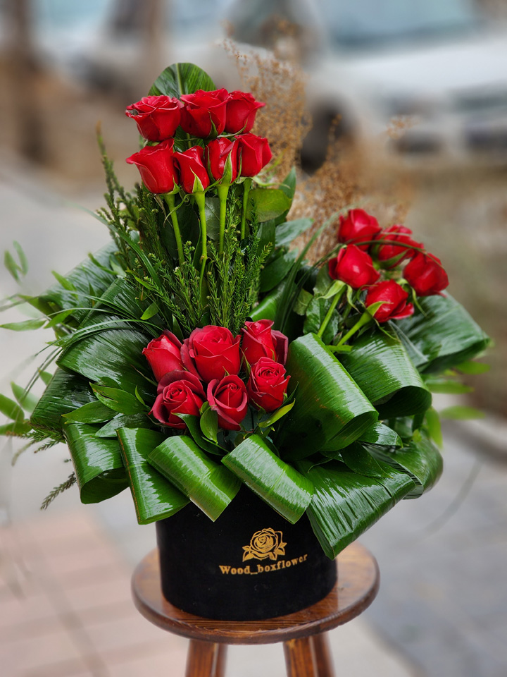 سبد گل تبریک رومیزی رز
