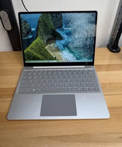 تبلت سرفیس گو Surface Go - Intel Core i5 (نسل 10) - 8GB RAM - 256GB SSD