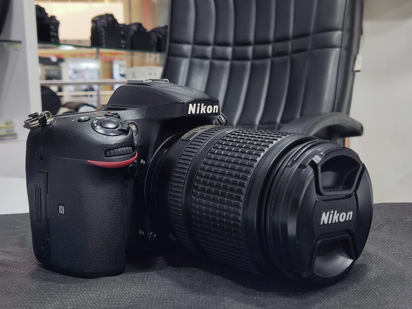 نیکون Nikon D7200 kit 18-140 VR (کارکرده)