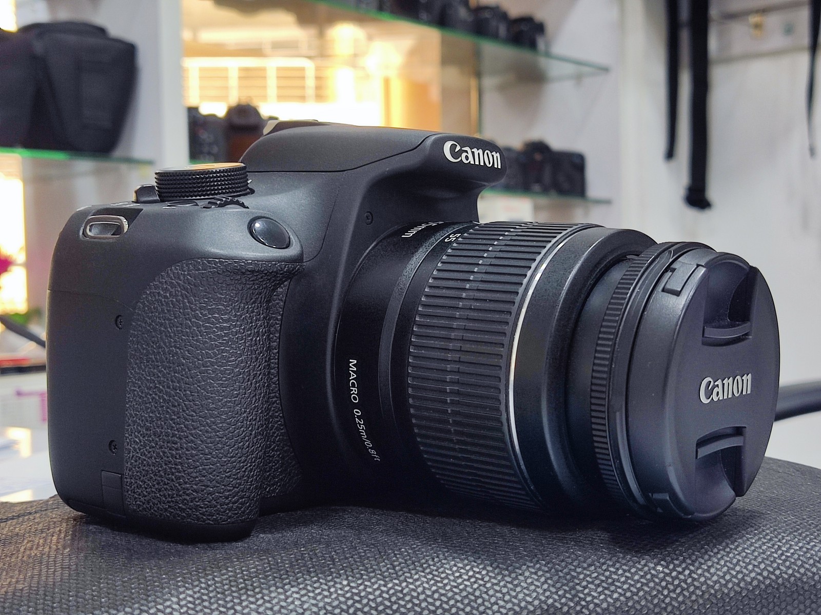 Canon EOS 1200D kit 18-55 III