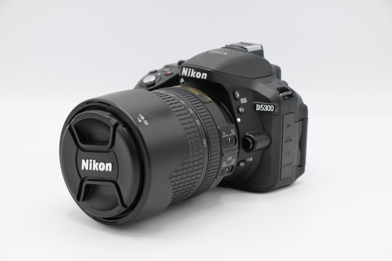 دوربین عکاسی نیکون Nikon D5300 Kit 18-140mm1;3.5-5.6 vr(دسته دوم )
