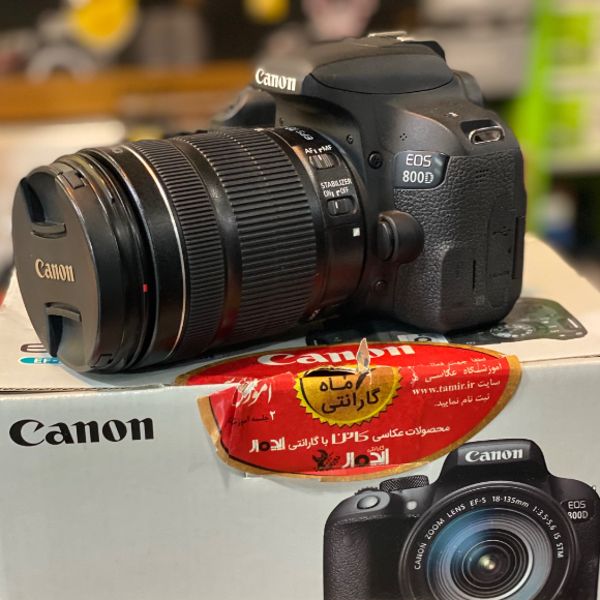 دوربین دست دوم عکاسی کانن Canon EOS 800D kit EF-S 18-135mm f/3.5-5.6 IS STM (11000 شات)