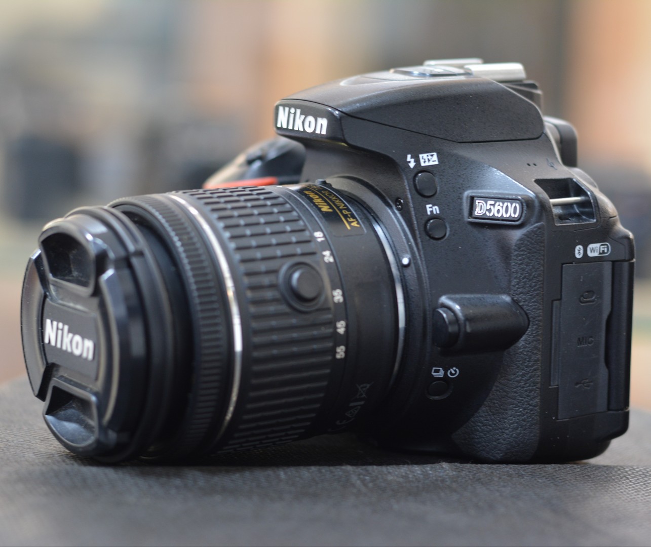 Nikon D5600 Kit 18-55mm AF-P VR کارکرده تمییز