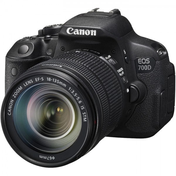 دوربین عکاسی کانن دست دوم CANON EOS 700D Kit EF-S 18-135mm IS STM