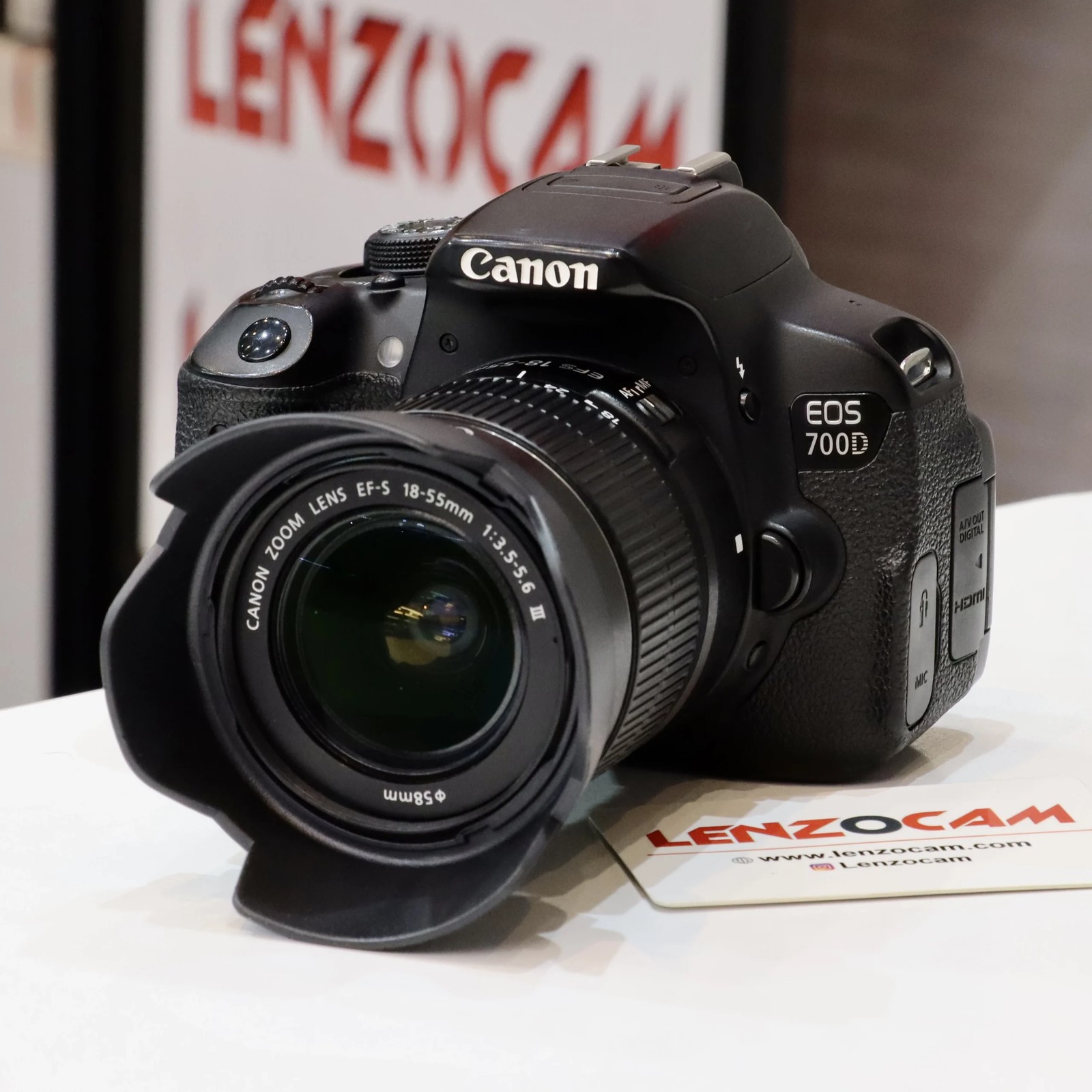 دوربین دست دوم کانن به همراه لنز Canon EOS 700D 18-55