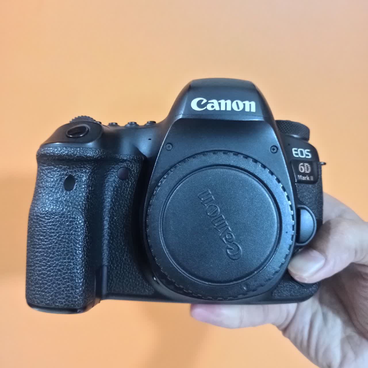 دوربین تمیز canon 6D mark II
