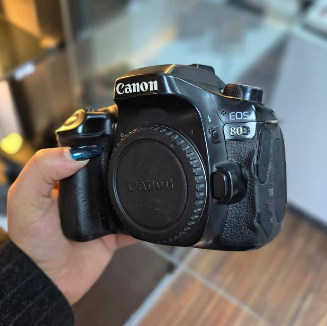 دوربین عکاسی کانن دست دوم Canon EOS 80D body(80000 شات)