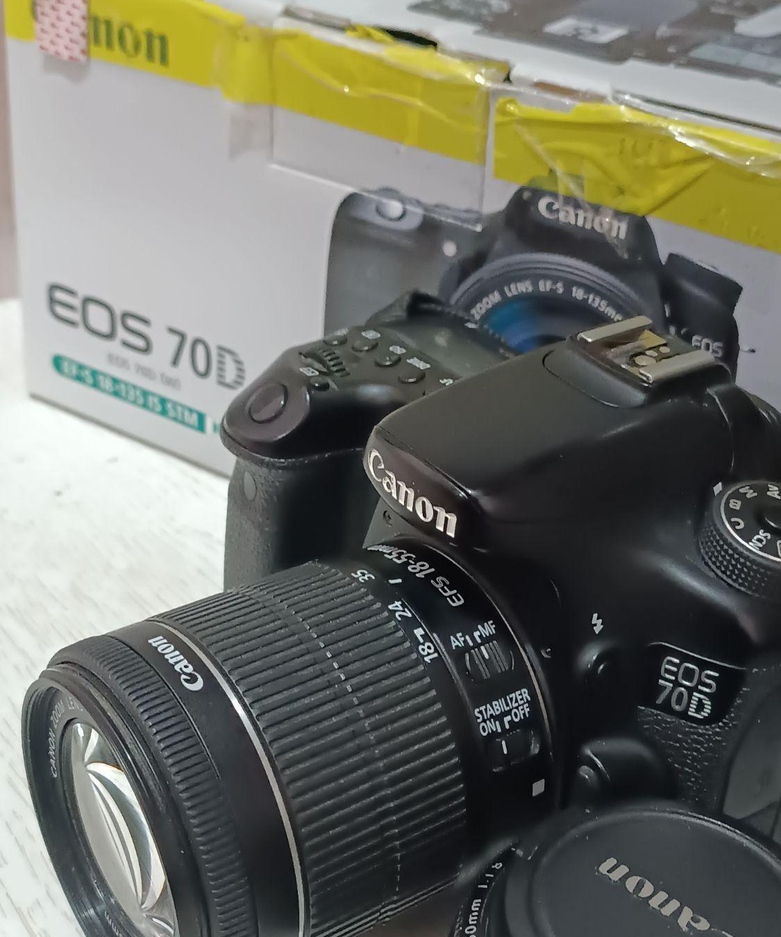 دوربین Canon 70D با وسایل جانبی