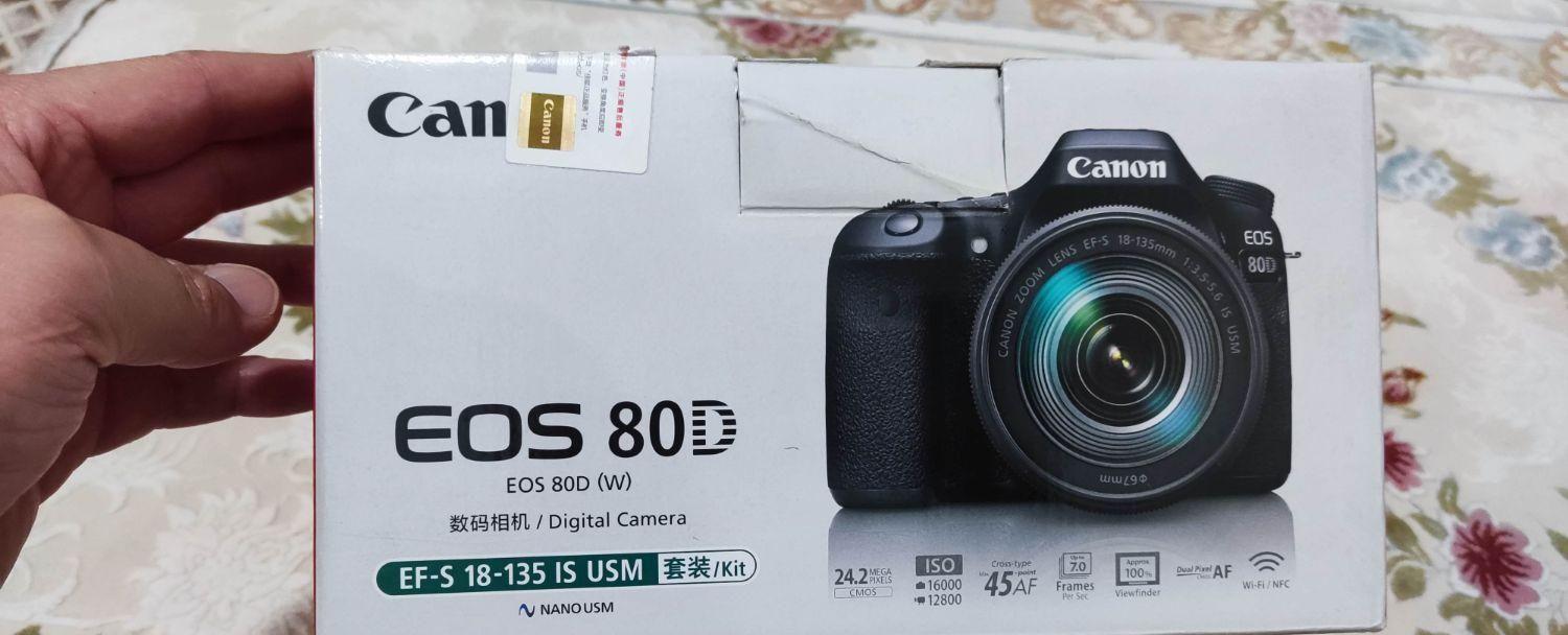 دوربین کنون 80D آک بند