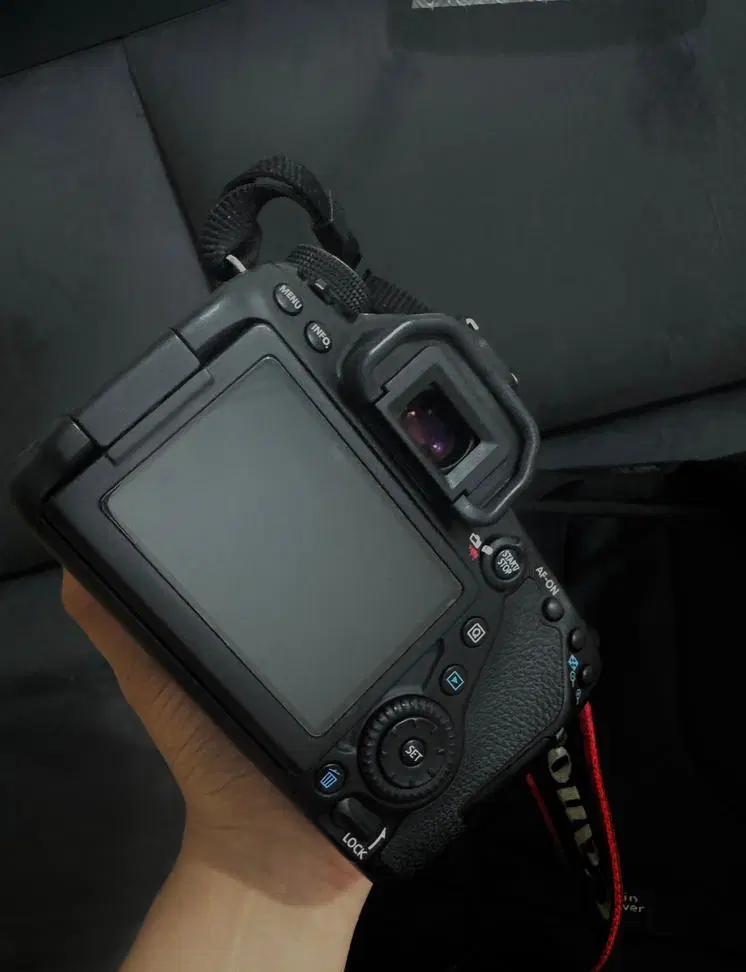 دوربین کنون ۸۰ دی canon 80D