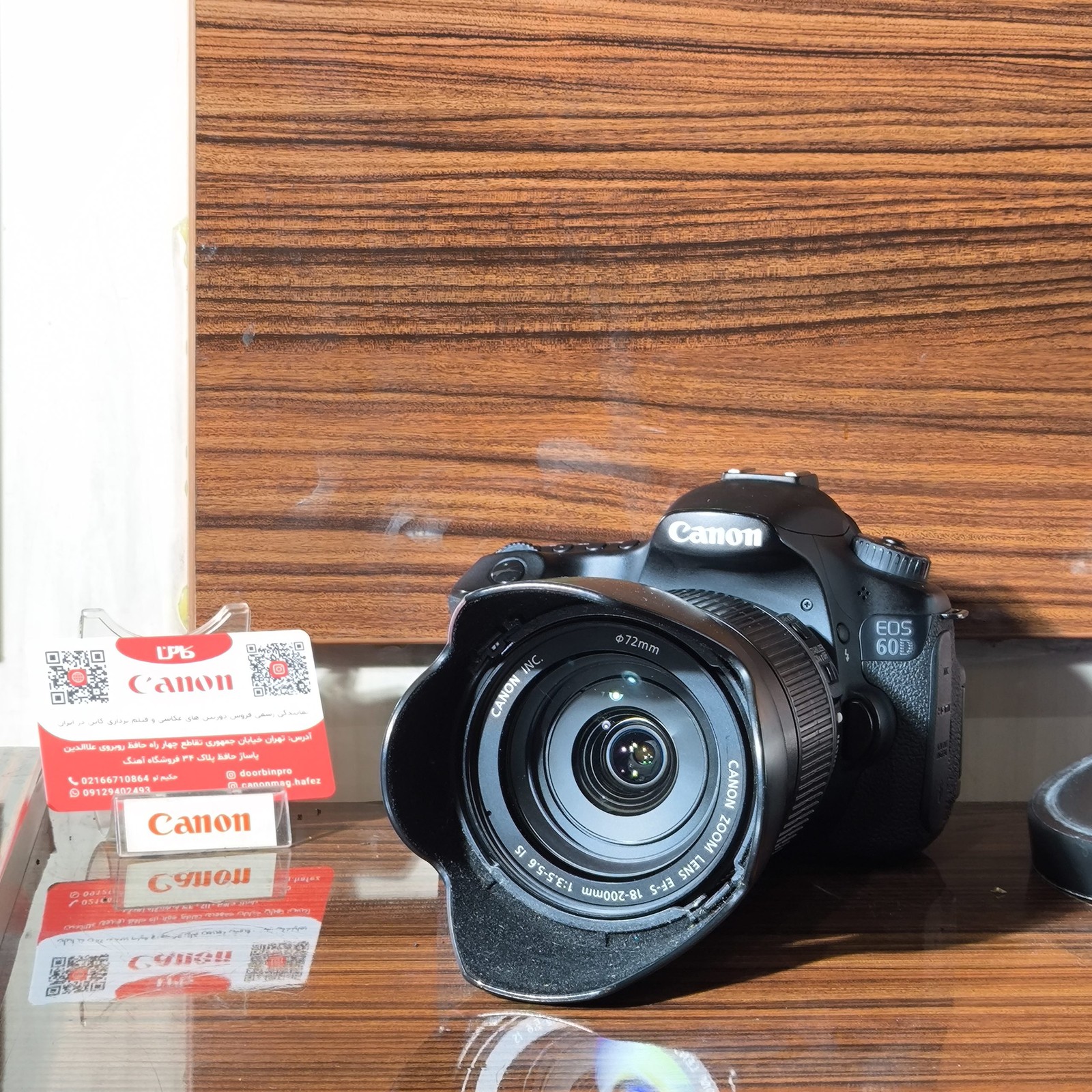 دوربین کنون EOS 60D کار کرده لنز 200-18