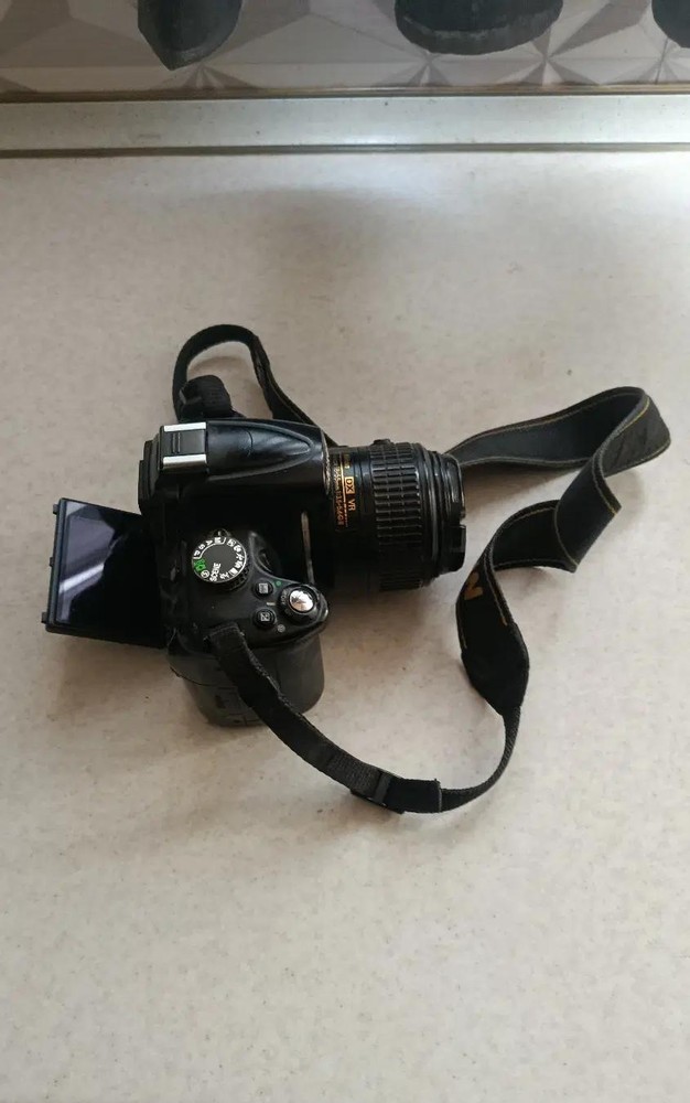 دوربین عکاسی نیکون D5000 با لنز 18-55