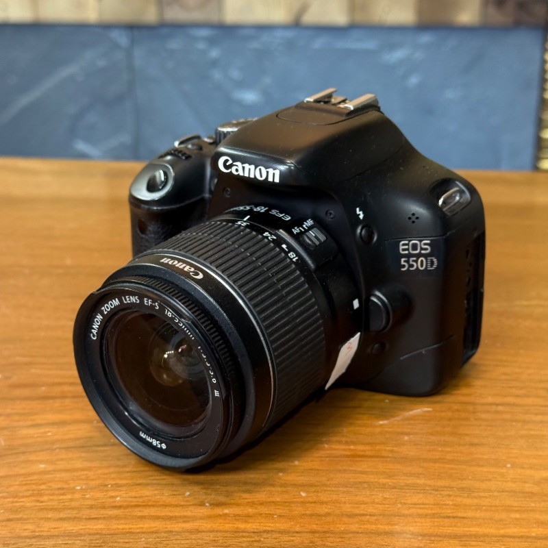 دوربین عکاسی کانن دست دوم Canon EOS 550D Kit 18-55mm f/3.5-5.6 III تعداد شات: (55 هزارشات)