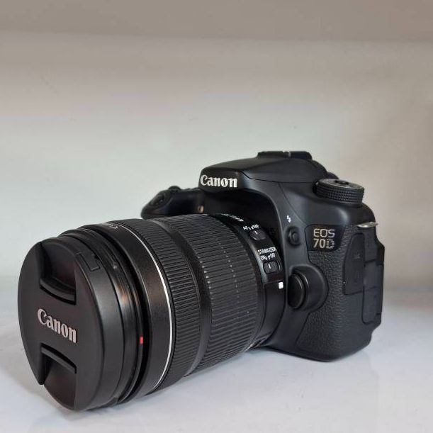 دوربین عکاسی کانن دست دوم Canon EOS 70D Kit 18-135mm f/3.5-5.6 IS STM (11000 شات)