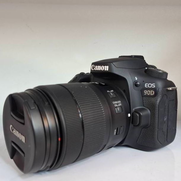 دوربین دست دوم کانن Canon EOS 90D DSLR kit EF-S 18-135mm IS USM (4500 شات)