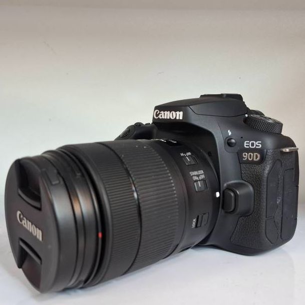 دوربین دست دوم کانن Canon EOS 90D DSLR kit EF-S 18-135mm IS USM(2100 شات)