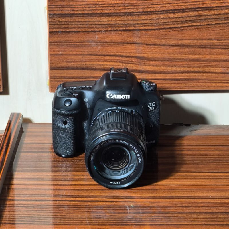 دوربین دست دوم کانن CANON 7D KIT 18-135 (16000 شات)