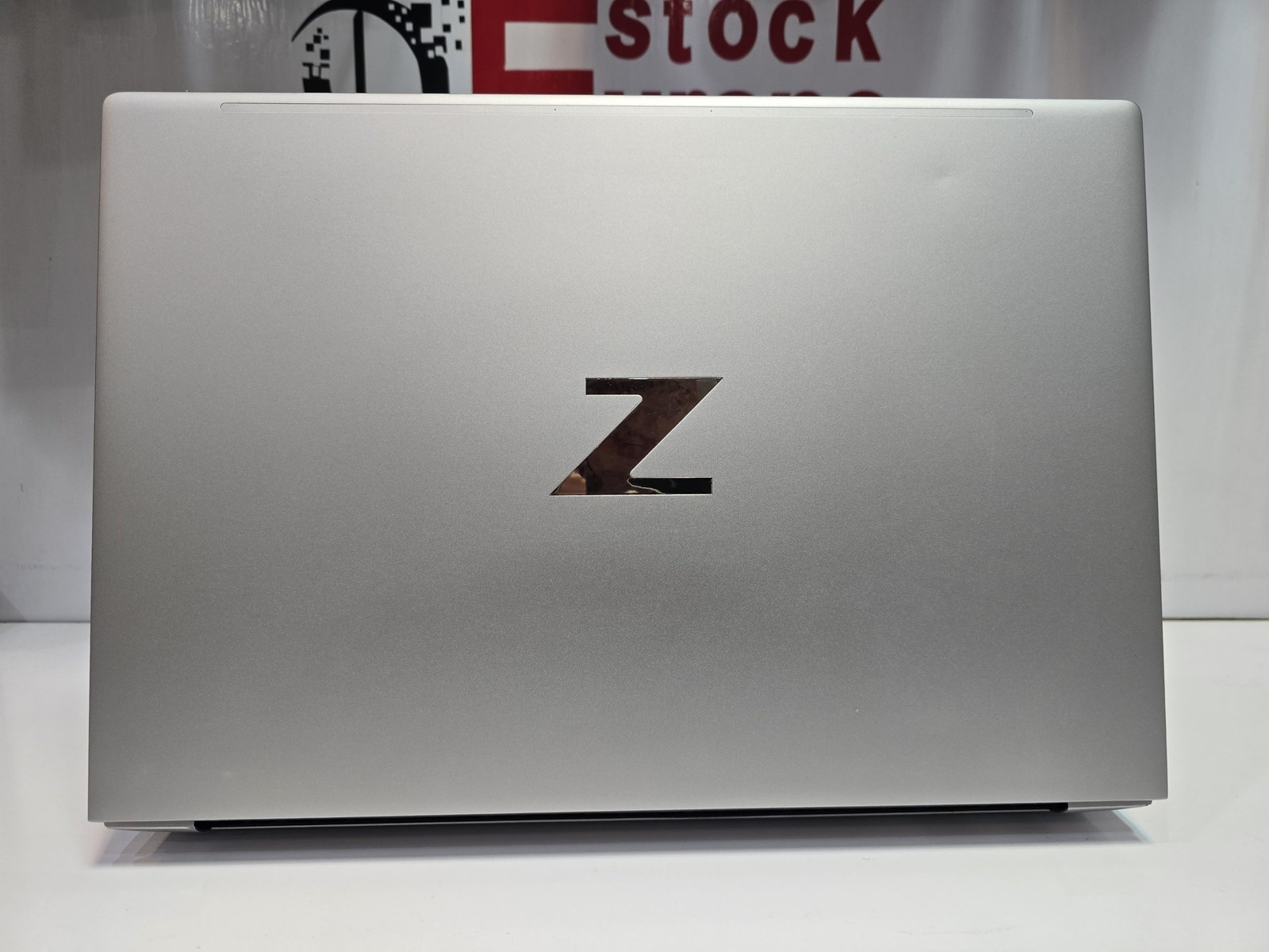HP zbook 16Fury G11