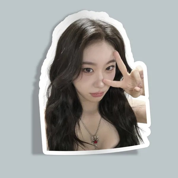 استیکر itzy Chaeryeong peace sign