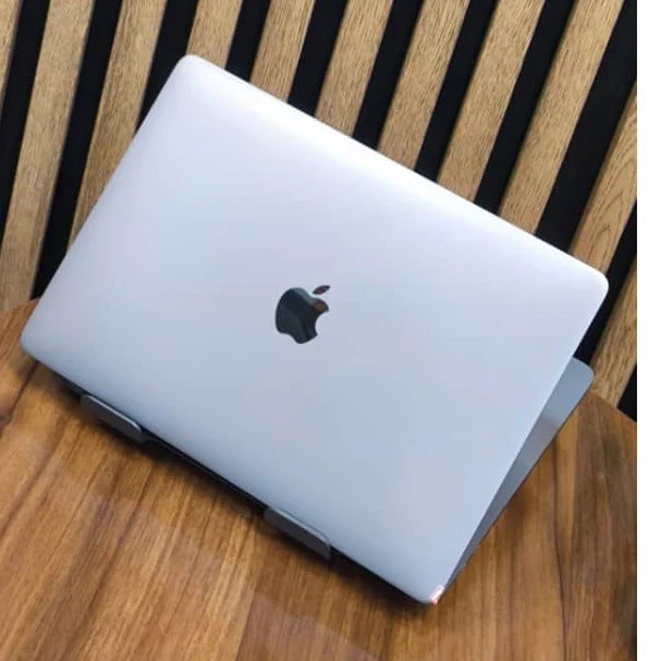 MacBook 2022 M2 /16/512