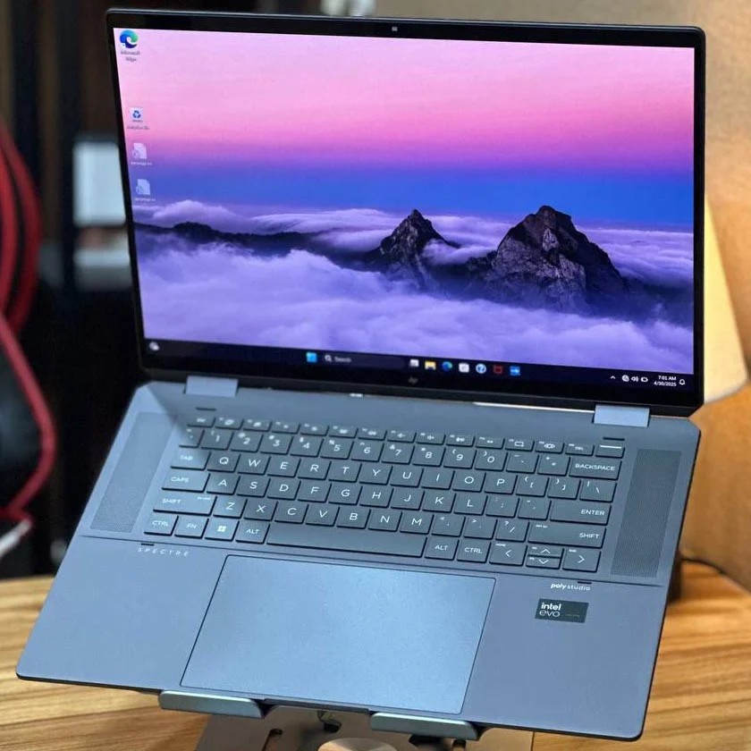 HP Spectre 16 /i7-13/16/1TB/iris