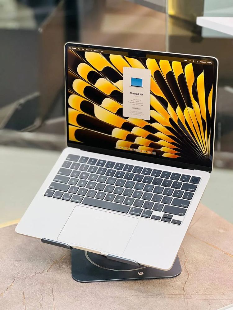 Apple MacBook Air 2022 – M2 – 8GB – 256GB SSD – M2 GPU – 13.6″ 2K