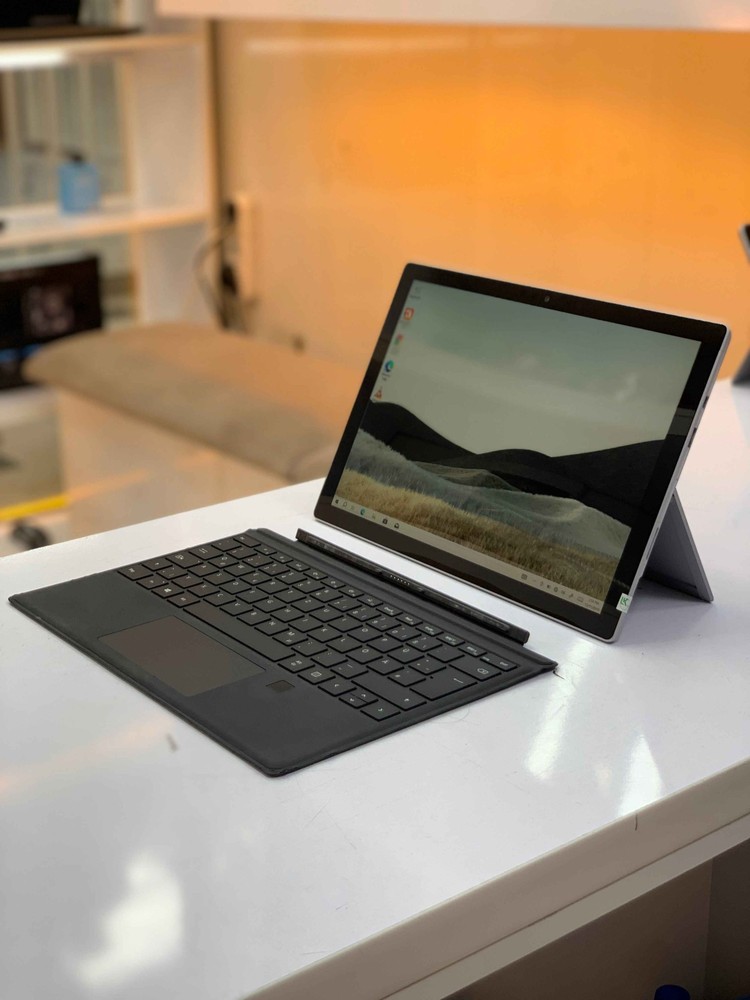لپتاپ استوک Microsoft مدل pro 7